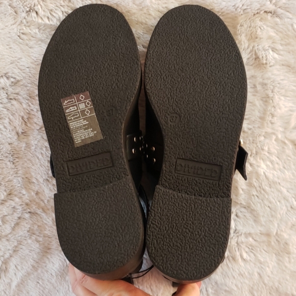 Boots - Picture 3 of 3